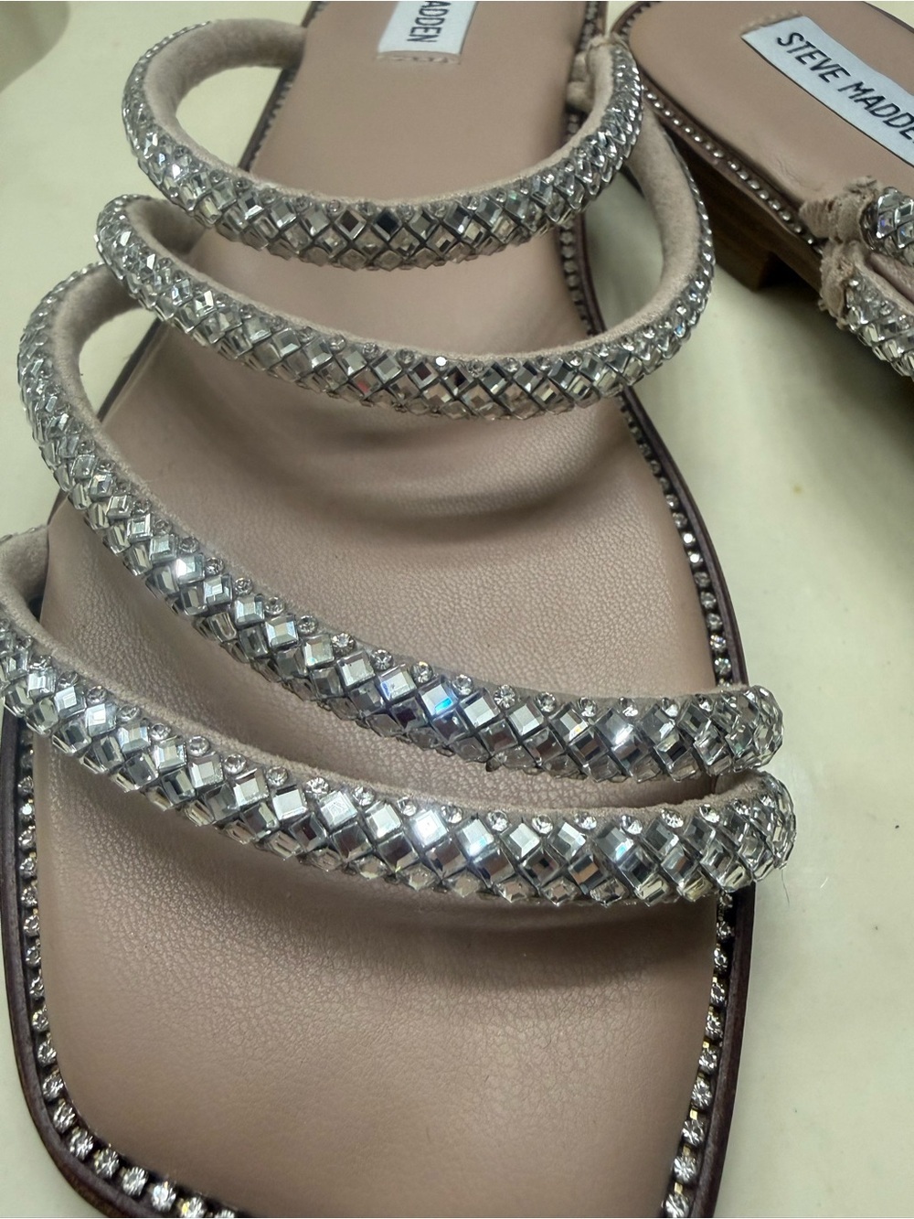 Steve Madden Women's Starie Rhinestone Sandals Flats Size 9M Nude Beige Slip on - Picture 11 of 11